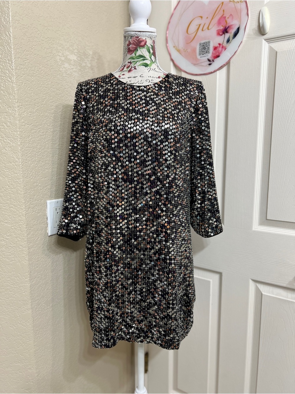 Parker Black Long Sleeve Shift Dress with Mixed Metallic Sequins Size 6